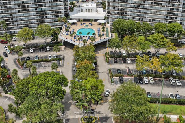 3701 N Country Club Drive 605, Aventura, FL 33180