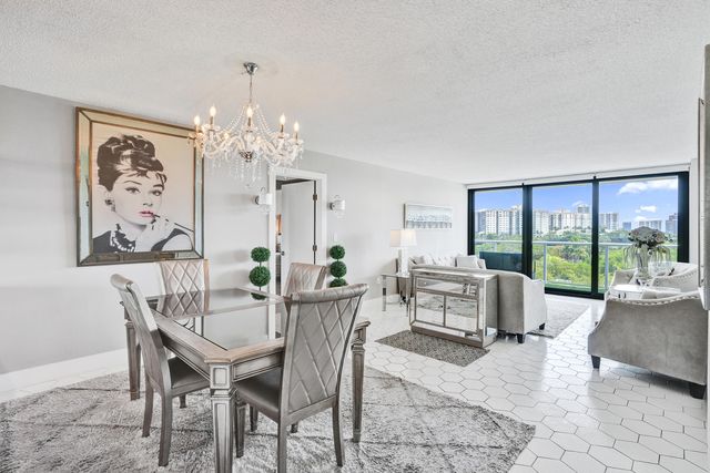 3701 N Country Club Drive 605, Aventura, FL 33180