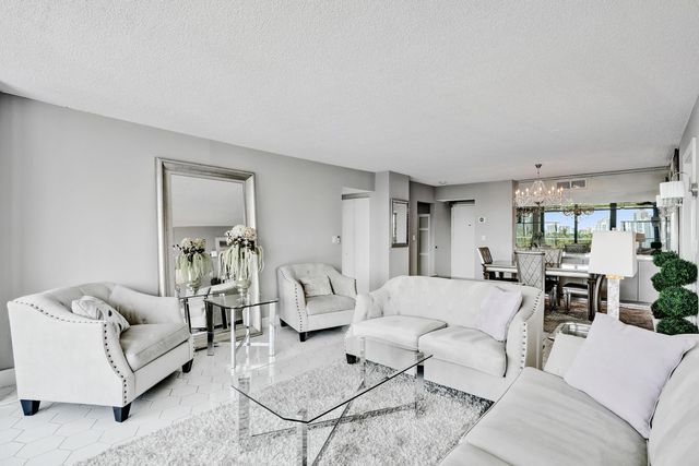 3701 N Country Club Drive 605, Aventura, FL 33180