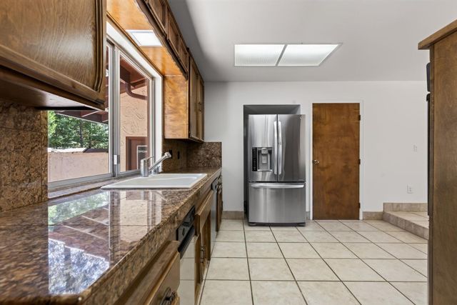 655 Secret Town Ln, Colfax, CA 95713
