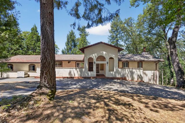 655 Secret Town Ln, Colfax, CA 95713