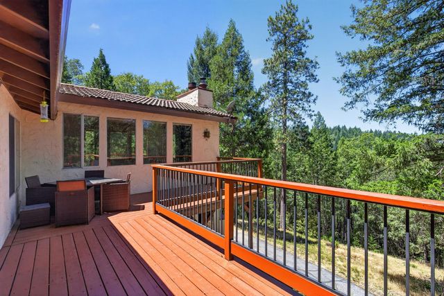 655 Secret Town Ln, Colfax, CA 95713