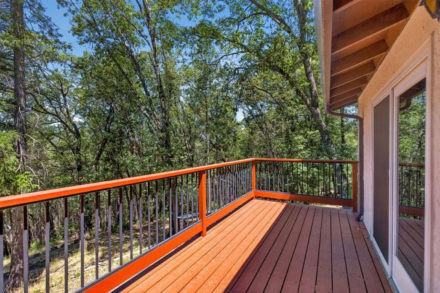 655 Secret Town Ln, Colfax, CA 95713