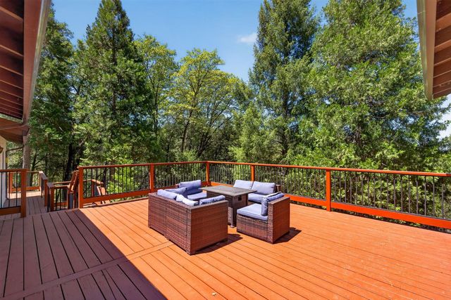 655 Secret Town Ln, Colfax, CA 95713