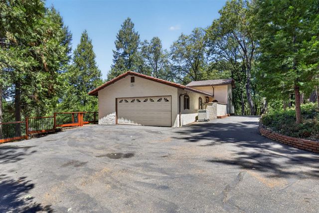 655 Secret Town Ln, Colfax, CA 95713