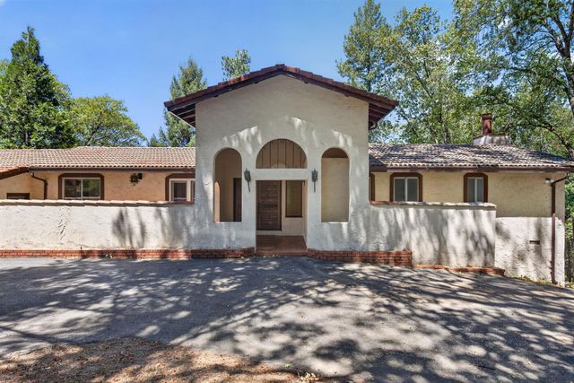 655 Secret Town Ln, Colfax, CA 95713