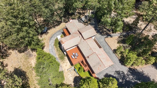 655 Secret Town Ln, Colfax, CA 95713
