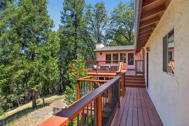 655 Secret Town Ln, Colfax, CA 95713