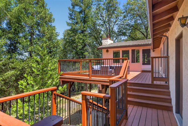 655 Secret Town Ln, Colfax, CA 95713