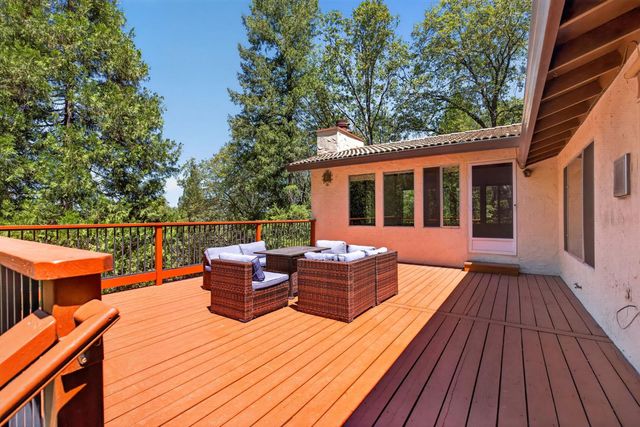 655 Secret Town Ln, Colfax, CA 95713