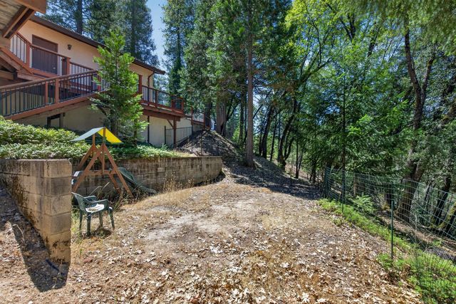 655 Secret Town Ln, Colfax, CA 95713