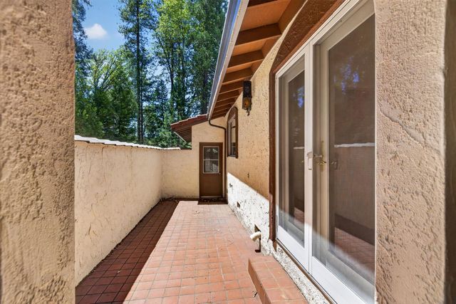 655 Secret Town Ln, Colfax, CA 95713