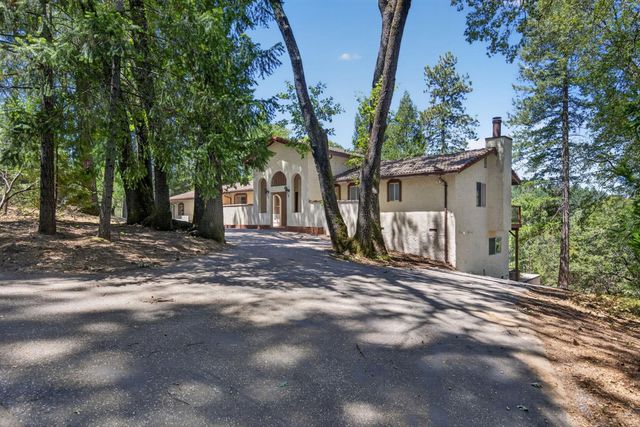 655 Secret Town Ln, Colfax, CA 95713