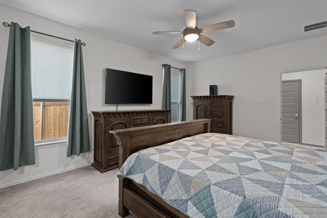 212 Katie Elder DR, Jarrell, TX 76537