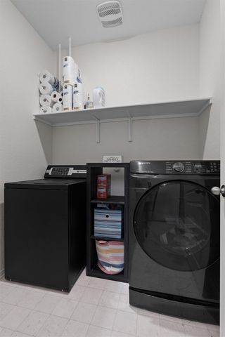 212 Katie Elder DR, Jarrell, TX 76537