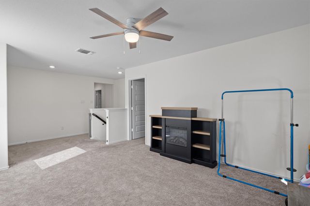 212 Katie Elder DR, Jarrell, TX 76537