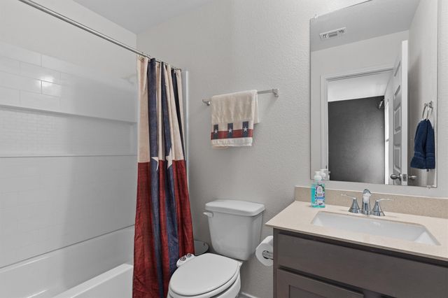 212 Katie Elder DR, Jarrell, TX 76537