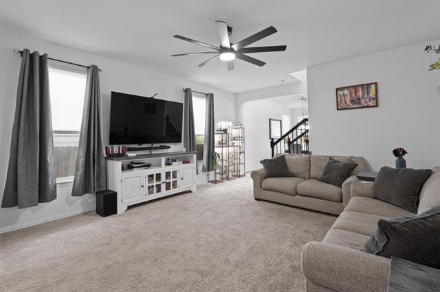 212 Katie Elder DR, Jarrell, TX 76537