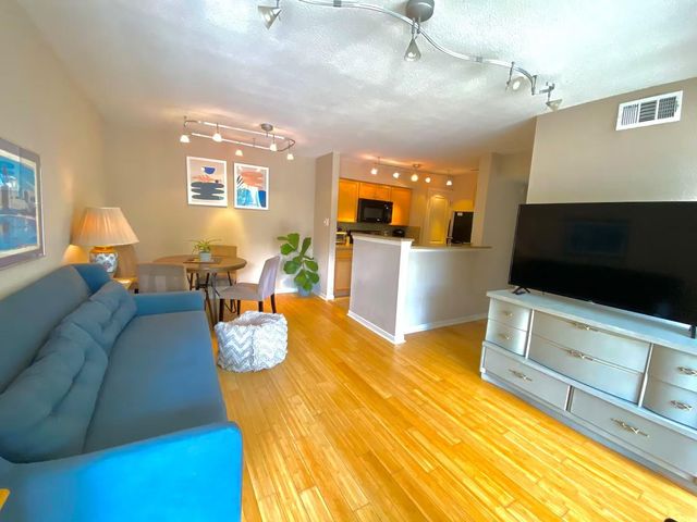 3204 Menchaca RD 416, Austin, TX 78704