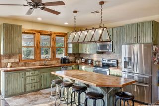 232 N Stoneleigh Road, Center Point, TX 78010