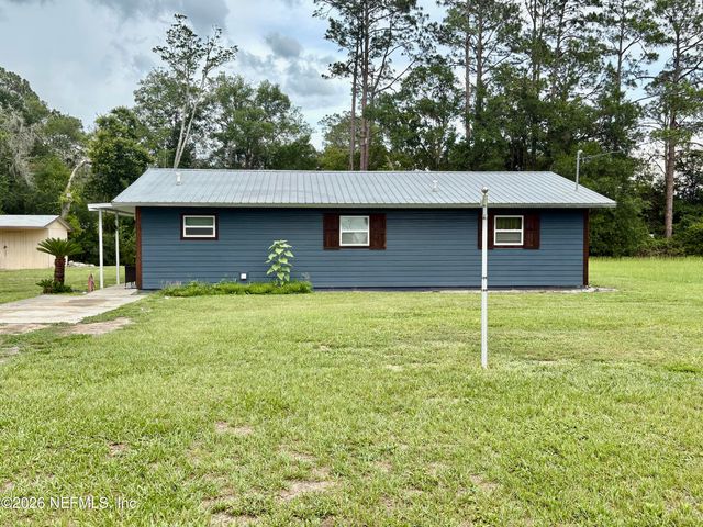 106 DOTTIE Court, Interlachen, FL 32148
