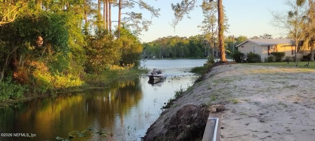 106 DOTTIE Court, Interlachen, FL 32148