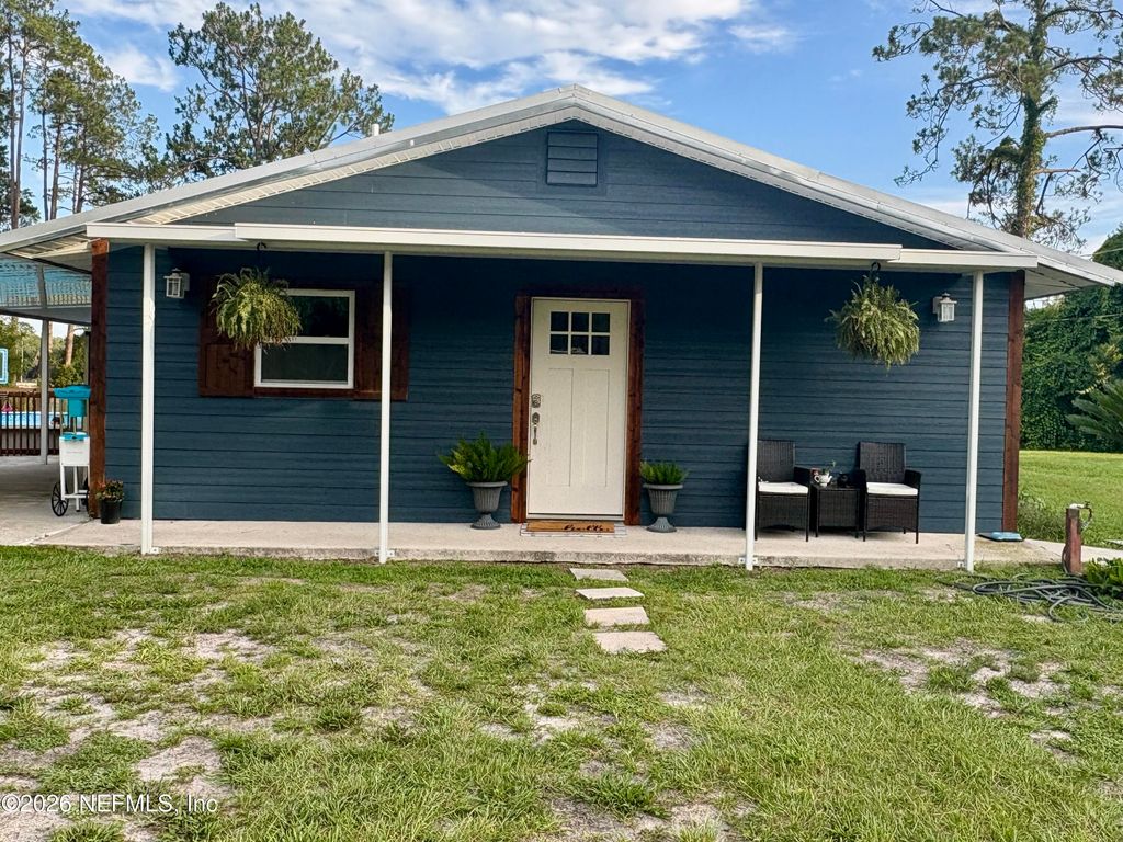 106 DOTTIE Court, Interlachen, FL 32148