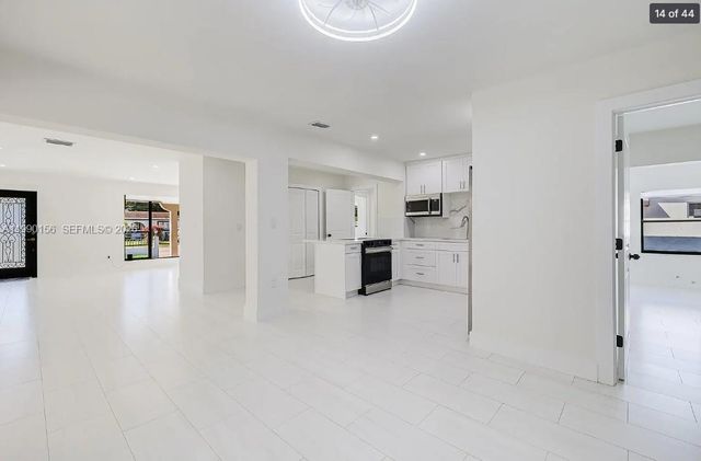 865 W 72nd Pl 865, Hialeah, FL 33014