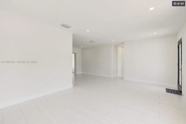 865 W 72nd Pl 865, Hialeah, FL 33014