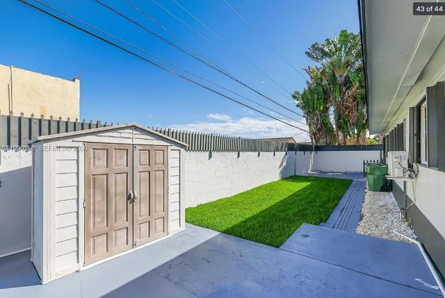 865 W 72nd Pl 865, Hialeah, FL 33014