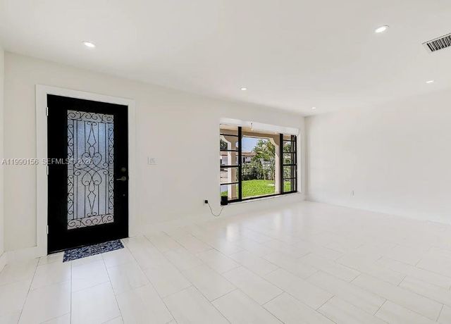 865 W 72nd Pl 865, Hialeah, FL 33014