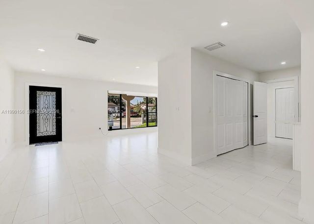 865 W 72nd Pl 865, Hialeah, FL 33014