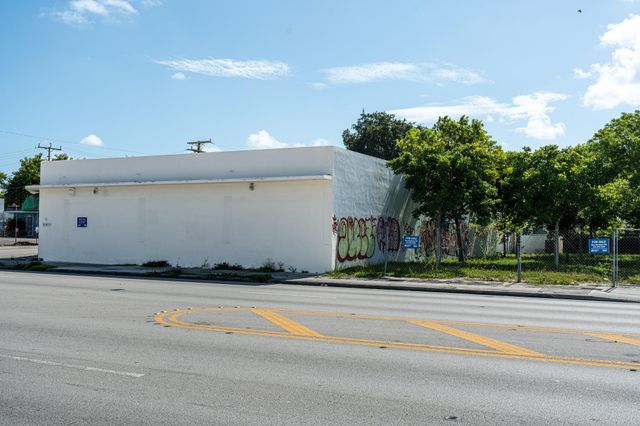 102 NW 22ND Avenue, Miami, FL 33125