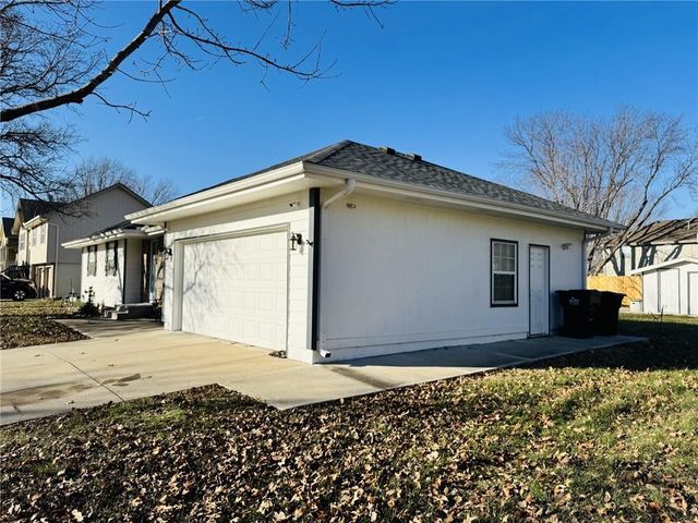 506 South Street, Grain Valley, MO 64029