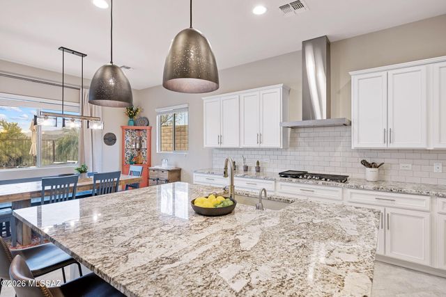 7104 W Foothills Acacia Place, Marana, AZ 85658