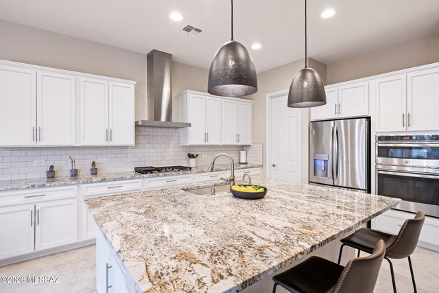 7104 W Foothills Acacia Place, Marana, AZ 85658