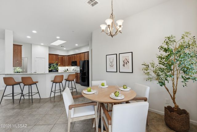 12269 N Washbed Drive, Oro Valley, AZ 85755