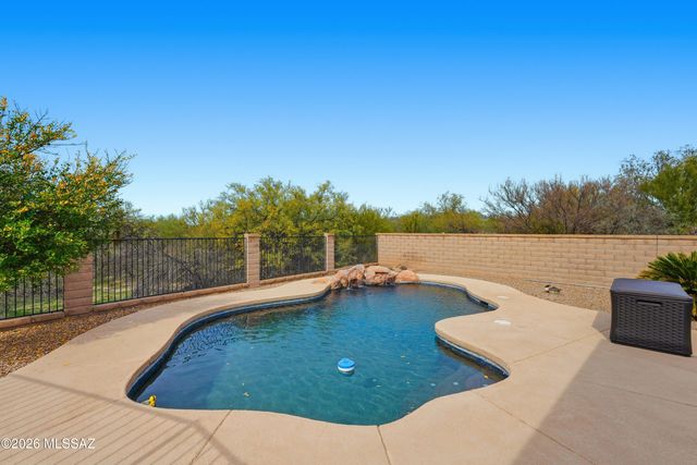 12269 N Washbed Drive, Oro Valley, AZ 85755
