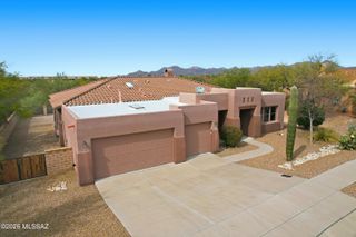 12269 N Washbed Drive, Oro Valley, AZ 85755