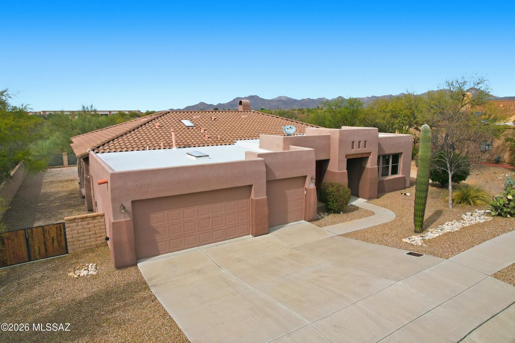 12269 N Washbed Drive, Oro Valley, AZ 85755