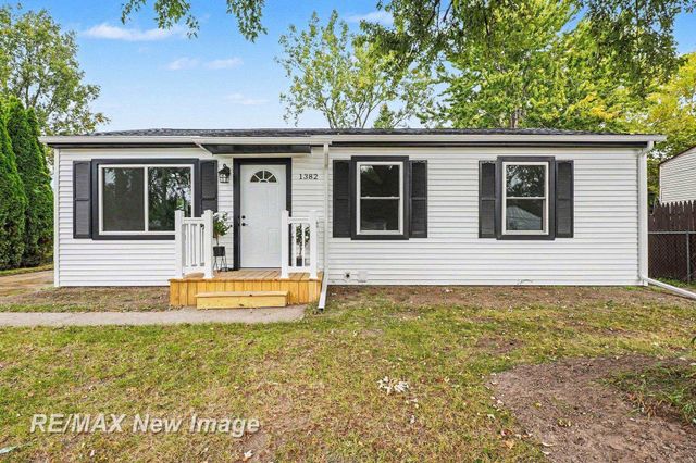 1382 Flanders Drive, Saginaw, MI 48604