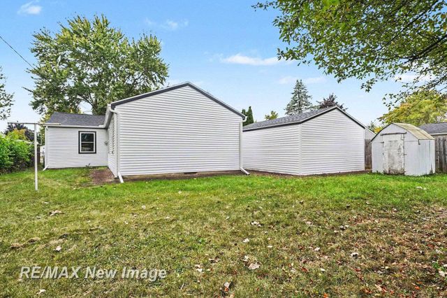 1382 Flanders Drive, Saginaw, MI 48604