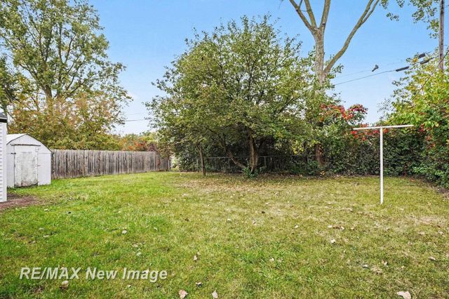 1382 Flanders Drive, Saginaw, MI 48604