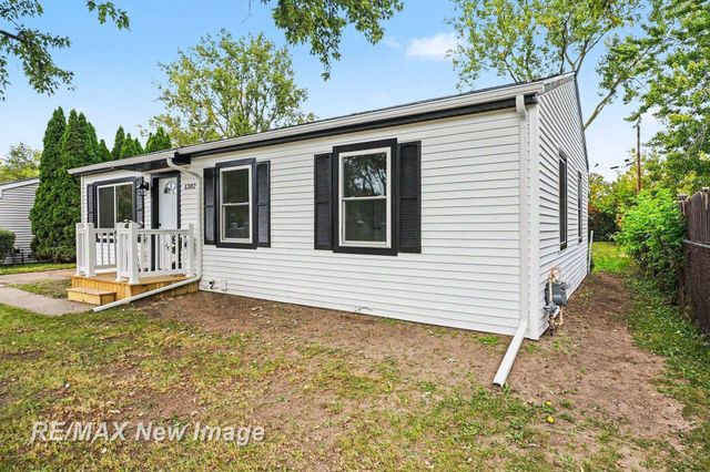 1382 Flanders Drive, Saginaw, MI 48604