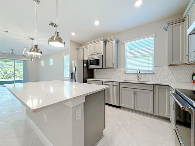 6046 SW 93RD CIRCLE, Ocala, FL 34481