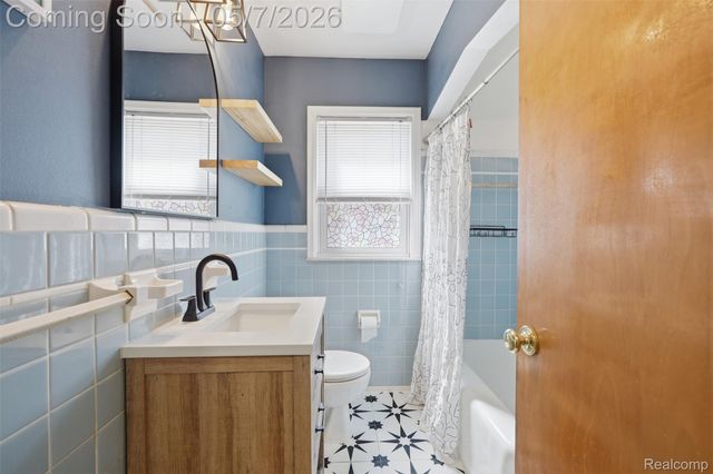 6595 Winona Avenue, Allen Park, MI 48101
