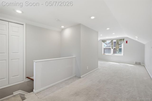 6595 Winona Avenue, Allen Park, MI 48101