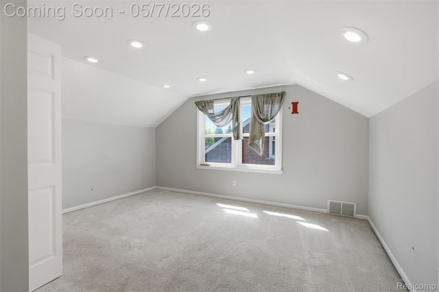 6595 Winona Avenue, Allen Park, MI 48101
