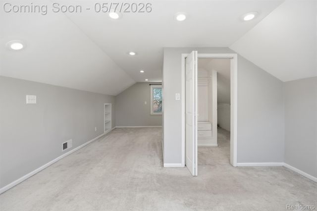 6595 Winona Avenue, Allen Park, MI 48101