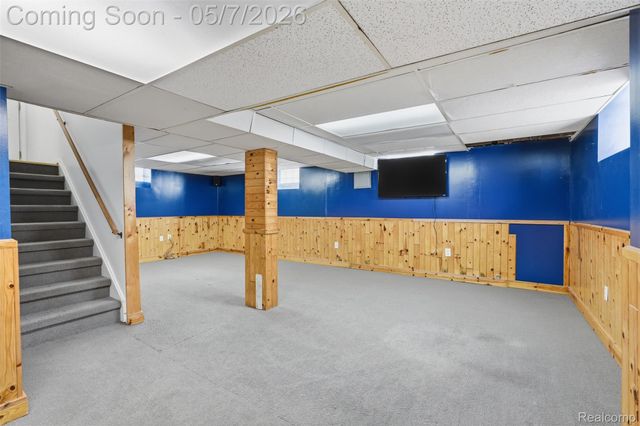 6595 Winona Avenue, Allen Park, MI 48101